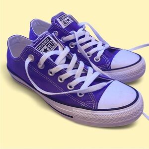 Electric Purple Chuck Taylor Low Top All Star Sneakers - Women’s 6.5 / Men’s 4.5
